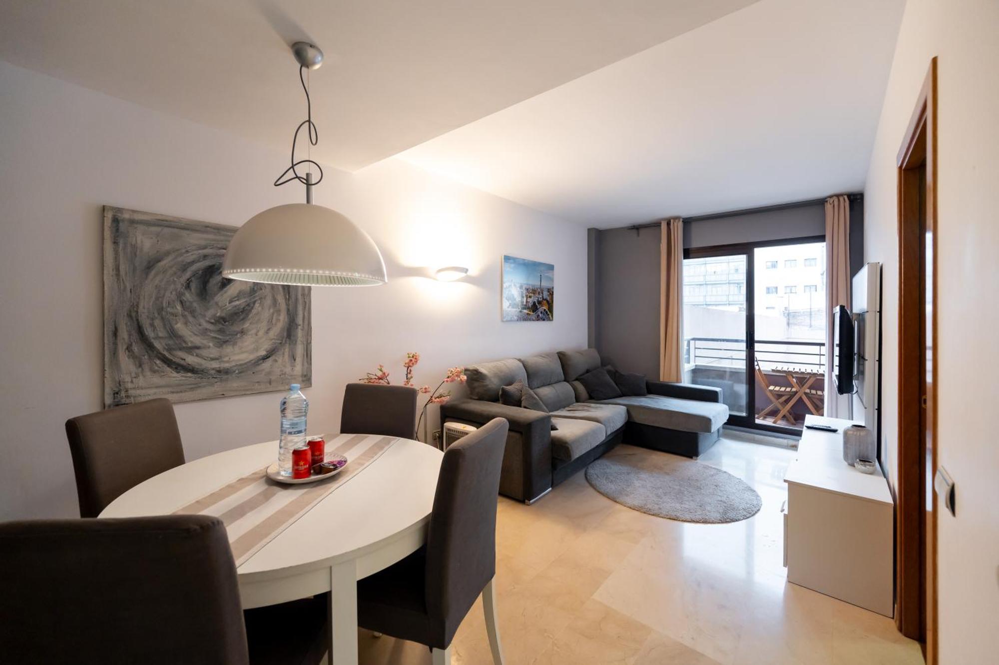 Appartamento Comfy Downtown + Private Terrace Barcellona Esterno foto
