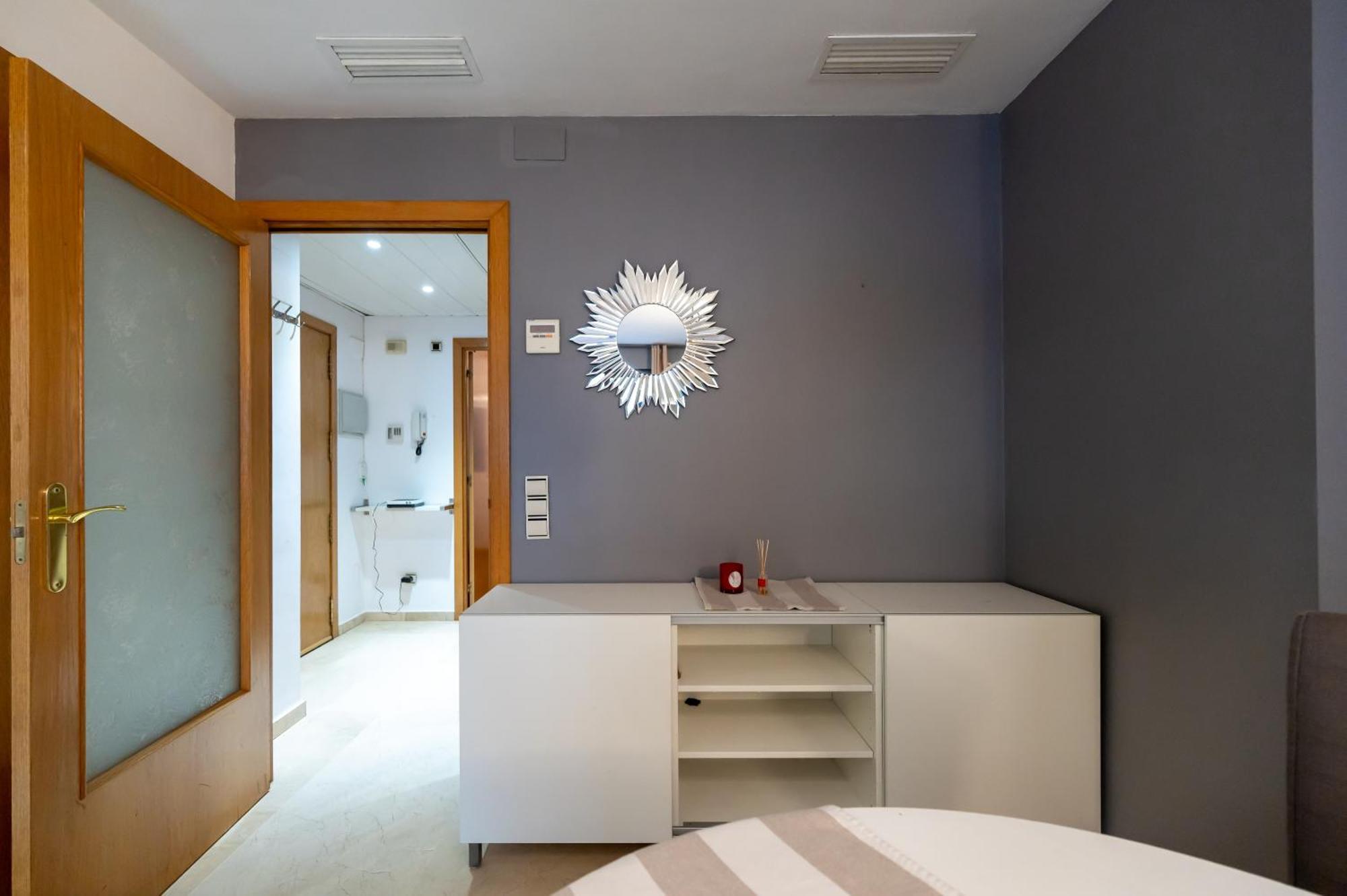 Appartamento Comfy Downtown + Private Terrace Barcellona Esterno foto