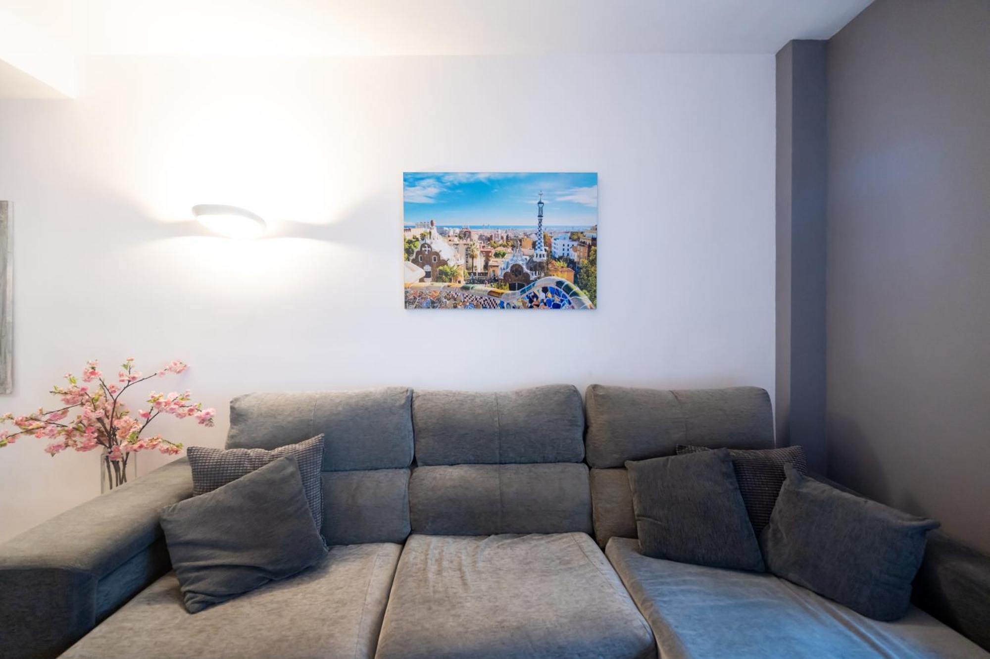 Appartamento Comfy Downtown + Private Terrace Barcellona Esterno foto