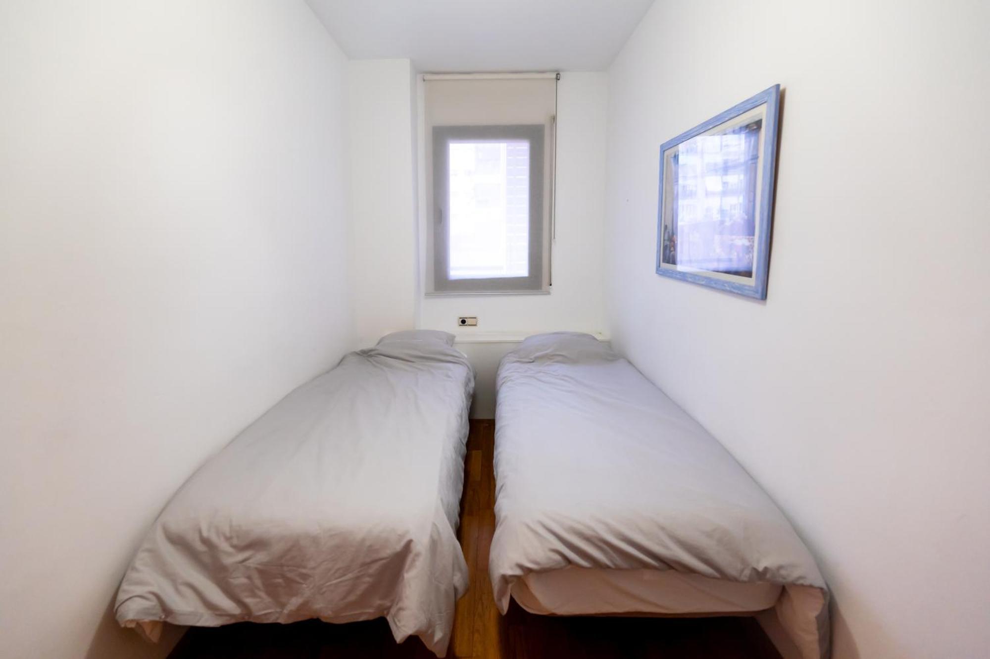 Appartamento Comfy Downtown + Private Terrace Barcellona Esterno foto