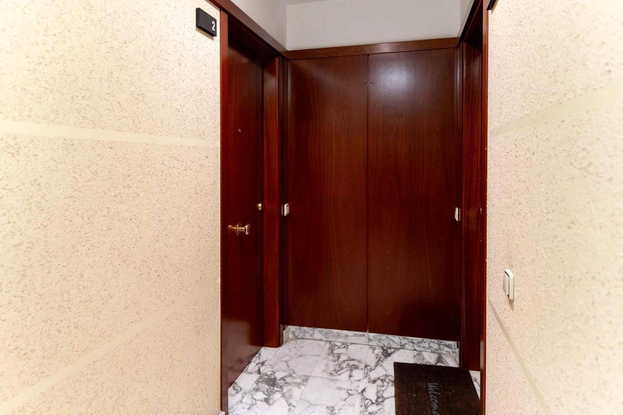 Appartamento Comfy Downtown + Private Terrace Barcellona Esterno foto