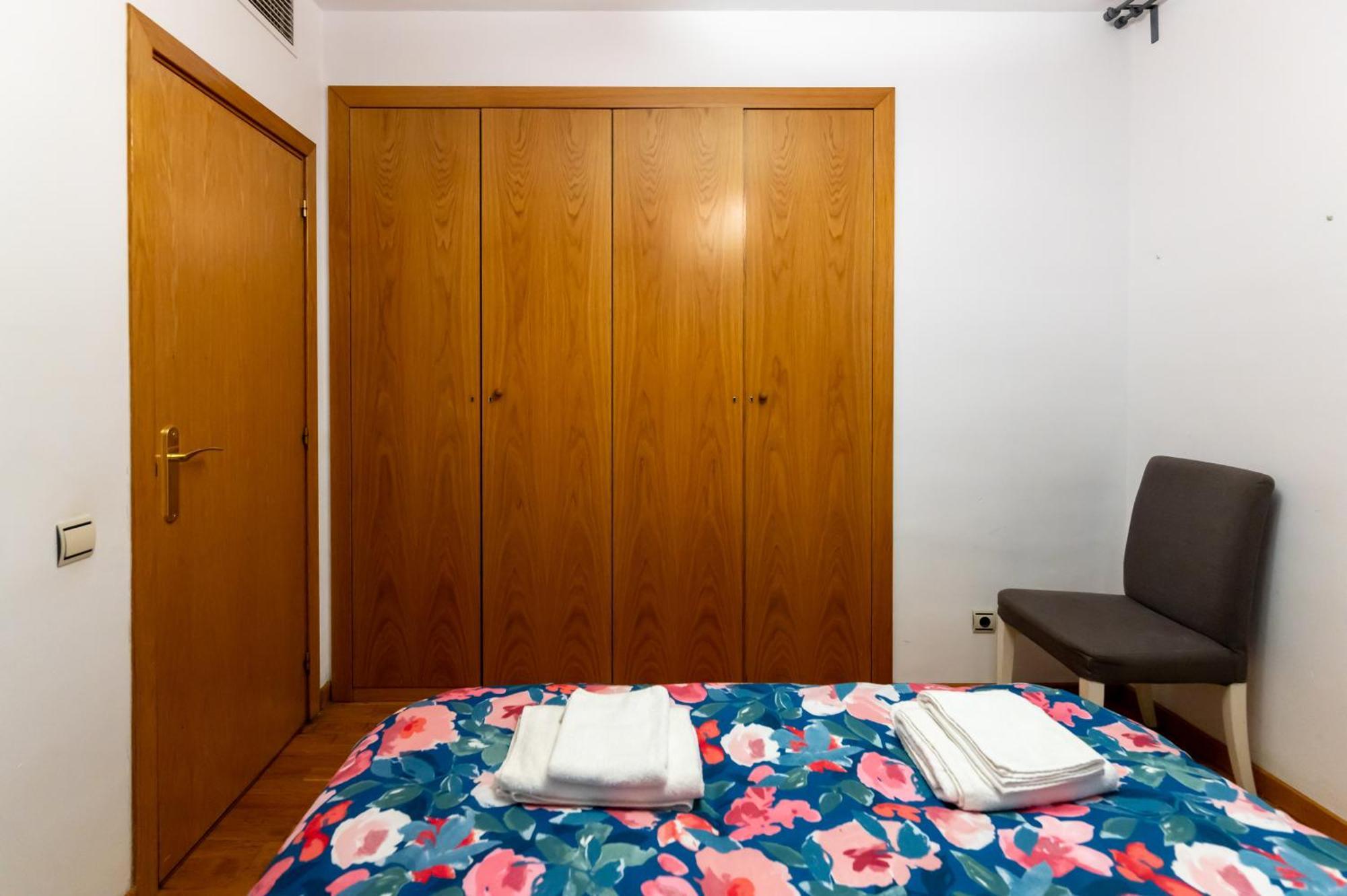 Appartamento Comfy Downtown + Private Terrace Barcellona Esterno foto