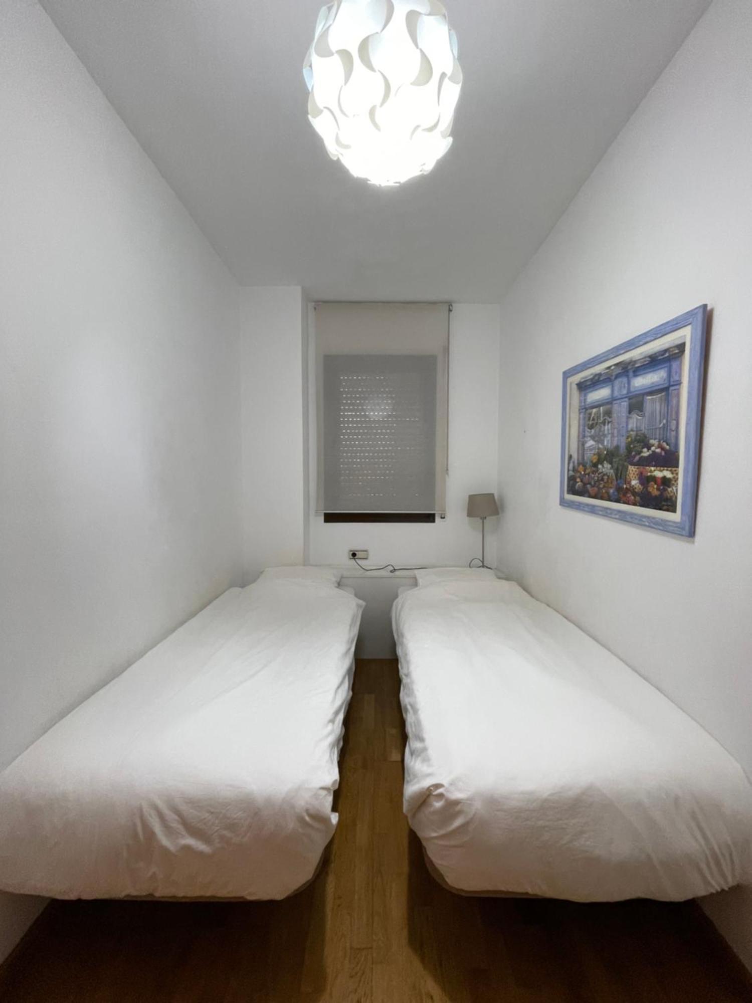 Appartamento Comfy Downtown + Private Terrace Barcellona Esterno foto